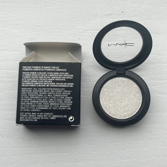 MAC Cosmetics - Pressed Pigment - beautiful metallic eye shadow - Angelic - Picture 2 of 2